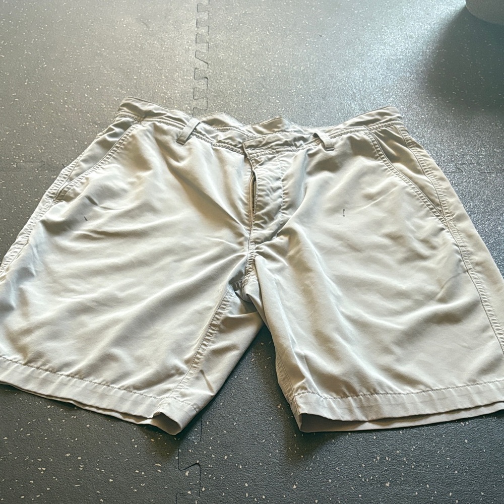 FootJoy Men's Light Gray Flat Front Shorts